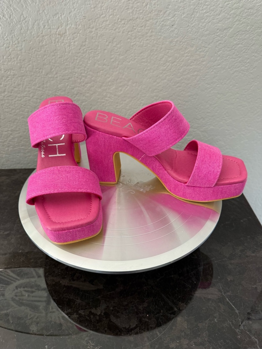 NWT Beach by Matisse Hot Pink Fuchsia Wedge Linen Sandal Heels Sz. 9